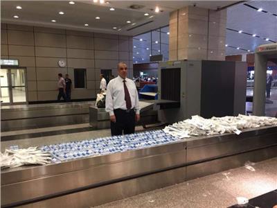 إحباط تهريب 500 علبة مستلزمات طبية بمطار القاهرة