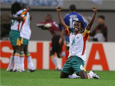 فرحة لاعبي السنغال بالفوز على فرنسا