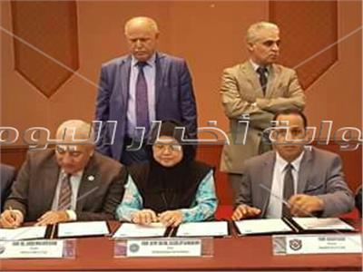  توقيع بروتوكول مشترك بين جامعة مدينة السادات والجامعة الإسلامية العالمية بماليزيا