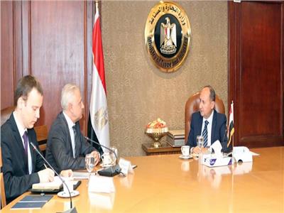 وزير التجارة والصناعة يلتقي بسفير بيلاروسيا بالقاهرة