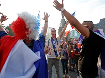 الجماهير الفرنسية تحتفل بكأس العالم