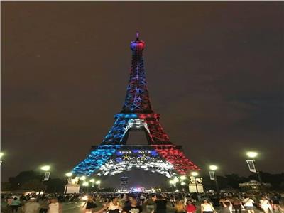 برج إيفل يتزين بعلم فرنسا ليلة التتويج بالمونديال