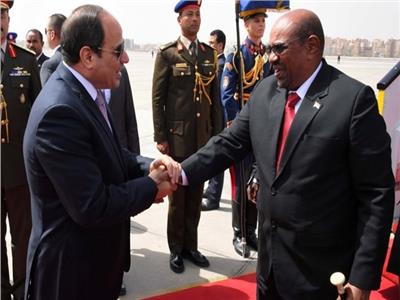 الرئيس عبد الفتاح السيسي والرئيس السوداني عمر البشير