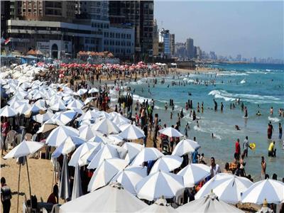 بميزانية محدودة.. كيف تقضي إجازة المصيف على شواطىء الإسكندرية؟