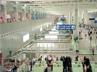إنفورجراف مطار الملك عبد العزيز يستعد لاستقبال الحجاج 