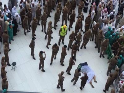 السعودية تعلن مصرع وافد قفز من سطح المسجد الحرام