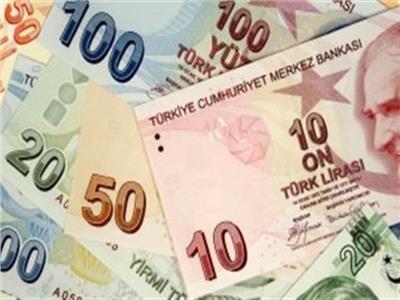 الليرة التركية تخسر 3% من قيمتها أمام الدولار الأمريكي