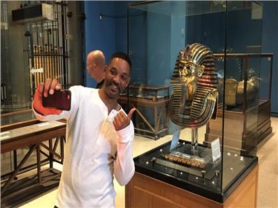 ويل سميث خلال زيارة سابقة للمتحف المصري 
