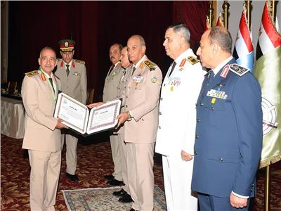 الفريق أول محمد زكى القائد العام للقوات المسلحة وزير الدفاع والإنتاج الحربي