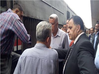  المهندس أشرف رسلان، رئيس هيئة السكة الحديد خلال تفقده محطة مصر