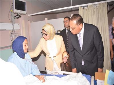 وزيرة الصحة خلال زيارتها لمستشفى ديرب نجم 