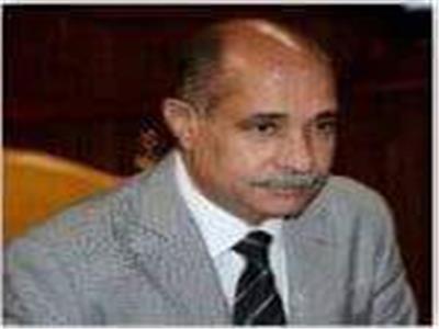 وزير الطيران المدني الفريق يونس المصري 