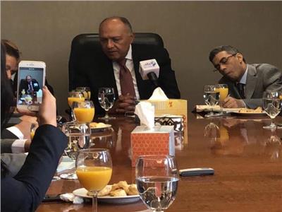 وزير الخارجية خلال لقاءه مع الوفد الإعلامي بنيويورك