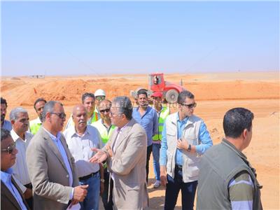 وزير النقل يتابع أعمال تطوير طريق «القاهرة - أسيوط» الصحراوي الغربي 