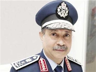 الفريق يونس المصري وزير الطيران المدني