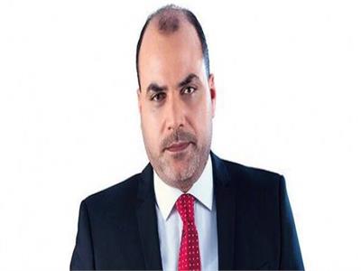 اﻻعلامى محمد الباز مقدم برنامج 90 دقيقة