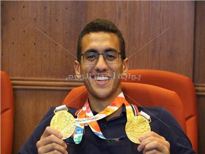 أحمد أسامة بطل الخماسي الحديث والحاصل على ميداليتين ذهب