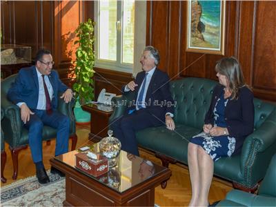 محافظ الإسكندرية يبحث مع سفير بريطانيا التعاون الثنائي وفرص الاستثمار 