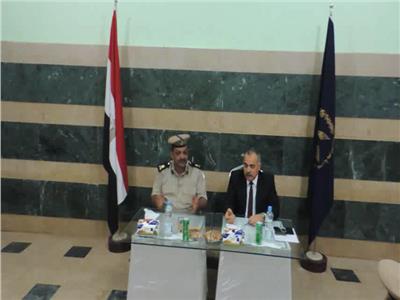 محافظ المنيا يقيل رئيس قرية الروضة بملوي بسبب عقار مخالف وسوء الخدمات