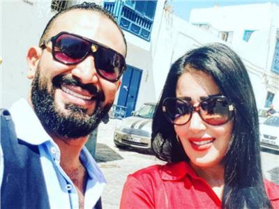 الفنانة سمية الخشاب مع زوجها أحمد سعد