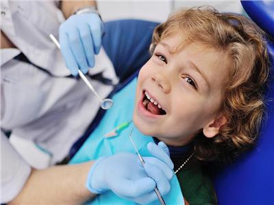  كيفية التعامل مع أسنان الأطفال
