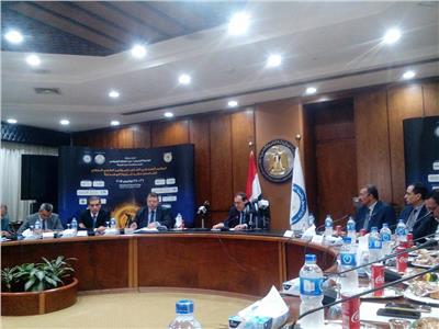  وزير البترول والثروة المعدنية المهندس طارق الملا خلال المؤتمر الصحفي