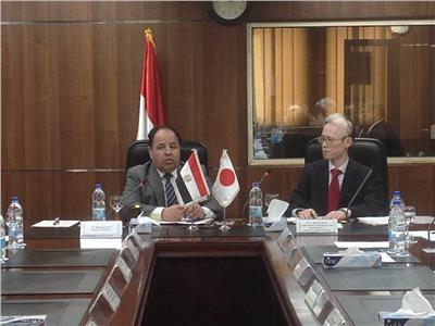 وزير المالية والسفير الياباني في مصر