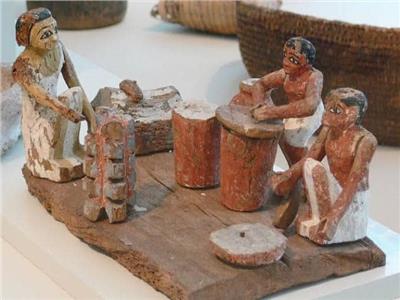 مجسم لعميليات الطهي عند المصريين القدماء 