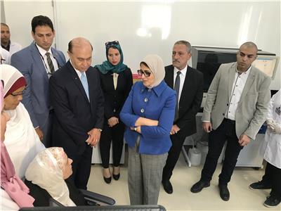 المحافظ الإسماعيلية: توقيع كشف «فيروس سي» على مواطنين من خارج المحافظة وزيرة