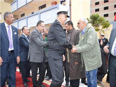 محافظ وقيادات الإسكندرية خلال مراسم اطلاق اسم الشهيد مصطفى محمود على مدرسة البيطاش