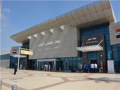 وزير الطيران : مصرللطيران تبدأ لأول مرة تشغيل رحلات داخلية من مطار سفنكس في اجازة نصف العام   
