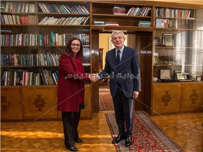 الرئيس البوسني خلال استقبال السفيرة المصرية 