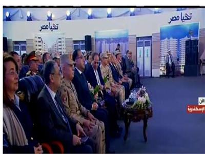 الرئيس السيسي خلال عرض الفيلم التسجيلي عن بشاير الخير 2