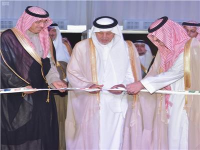 الأمير خالد الفيصل خلال افتتاح المعرض