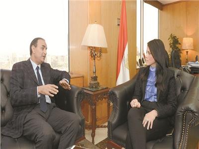 وزيرة السياحة خلال حوارها مع الكاتب الصحفي محمد البهنساوي