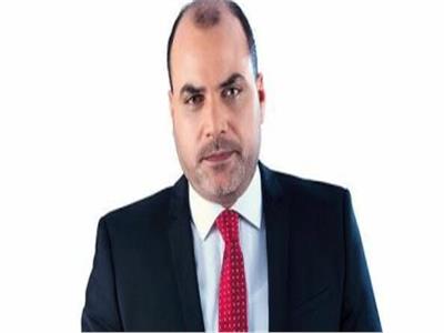 الإعلامى محمد الباز مقدم برنامج 90 دقيقة بقناة المحور