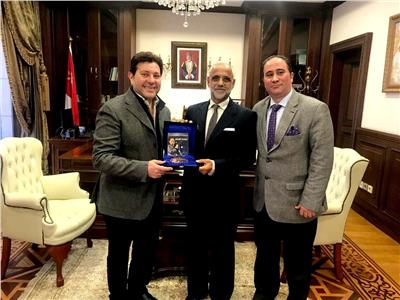 هاني شاكر مع الدكتور علي بن أحمد العيسائي سفير سلطنة عمان لدى مصر
