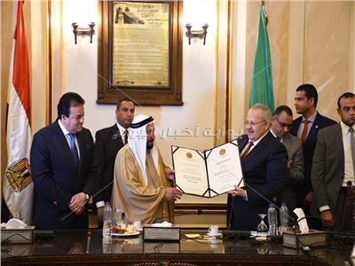 جامعة القاهرة تمنح درع الشخصية المتميزة لعام 2018 للشيخ سلطان القاسمي