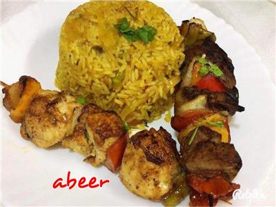 «الشيش كباب» مع أرز مشاوي