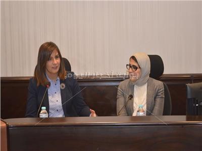  السفيرة نبيلة مكرم وزيرة الهجرة والدكتورة هالة زايد وزيرة الصحة