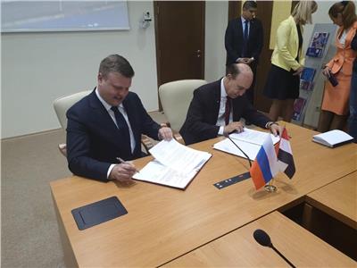 «مميش» يوقع مذكرة تعاون بين الهيئة الاقتصادية لقناة السويس و«دوبنا» بروسيا