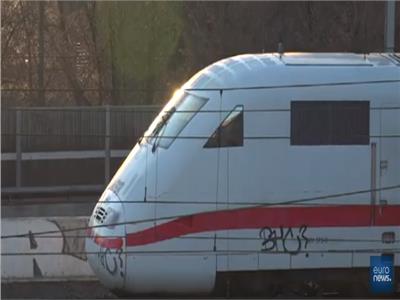 نحراف قطار ألماني عن مساره في مدينة بازل بسويسرا