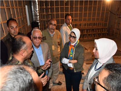 وزيرة الصحة ومحافظ بورسعيد خلال تفقد مستشفى بورفؤاد