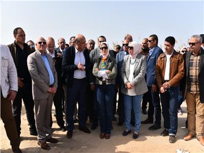 وزيرة الصحة ومحافظ بورسعيد خلال تفقد أعمال تطوير مستشفى بحر البقر