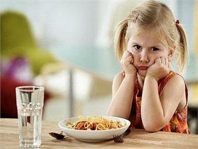 كيف تكشف إصابة طفلك بالاضطراب الغذائي؟
