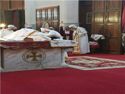 البابا تواضروس يسيم 15 كاهنا جديدا للخدمة بالإسكندرية