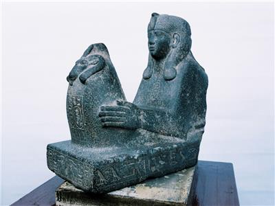 تمثالان من «خبيئة الكرنك»