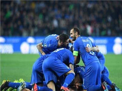 فرحة لاعبي إيطاليا بالفوز