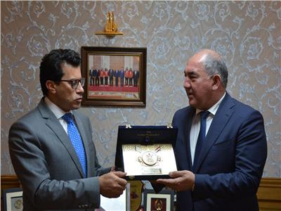 وزير الشباب والرياضة يبحث تفعيل أطر التعاون مع أوزبكستان