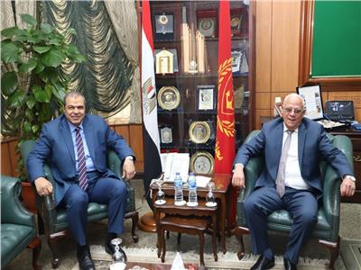 محافظ بورسعيد يستقبل وزير القوي العاملة